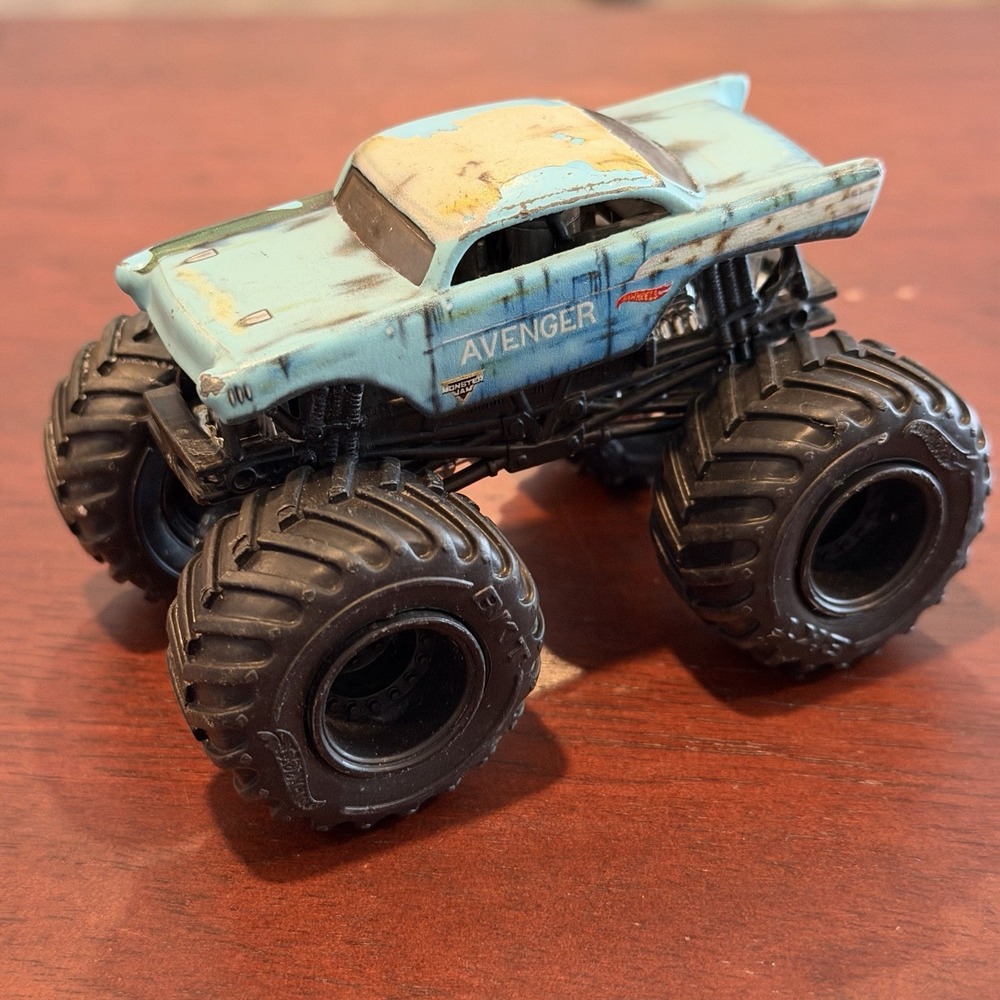 Hot Wheels Monster Trucks 1:64 Avenger Junkyard Blue Truck Toy MONSTER JAM Chevy